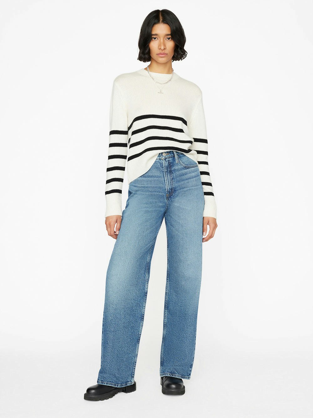 sweater full body view alt:hover